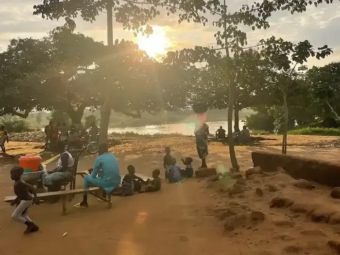 Crafting Connectivity: TONOUKOUN Constant's Journey with Dots for 🌍✂️