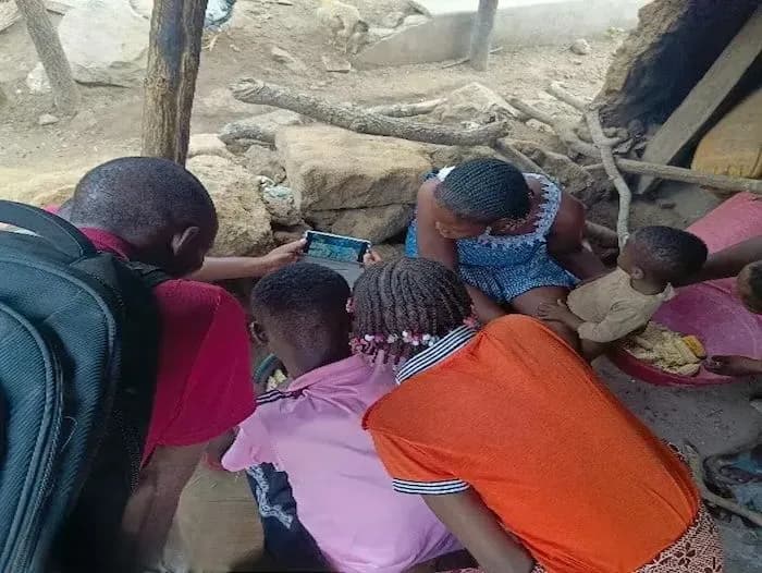 🌟 Unleashing Potential: Women and Children Lead the Rural Digital Learning Revolution 🌟